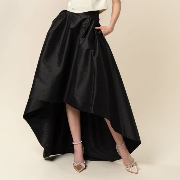 Sophisticated Black High-Low Wedding Dress - Picture 2 of 15